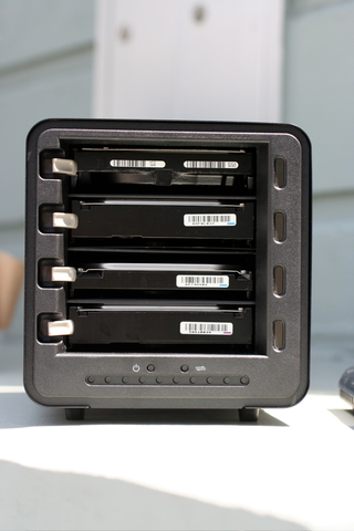 Illustration for article titled Drobo Storage Robot Review (Verdict: Great Concept, But Wait For V2.0)